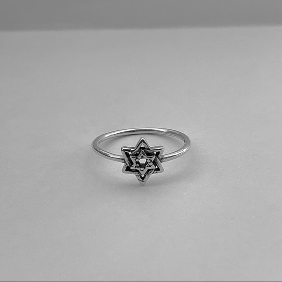 Sterling silver star ring, star ring, silver star ring, dainty ring, silver ring - Picture 8 of 11